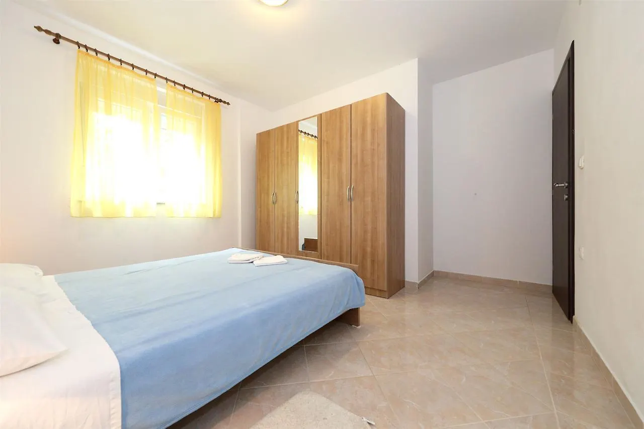 Apartments Andelo 0*, Vlasici Croatia
